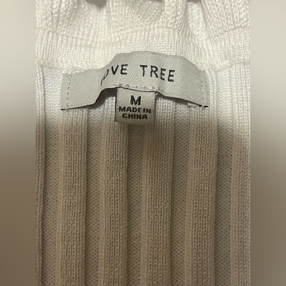 Forever 21 frilly top ☁️🤍 - Picture 6 of 7